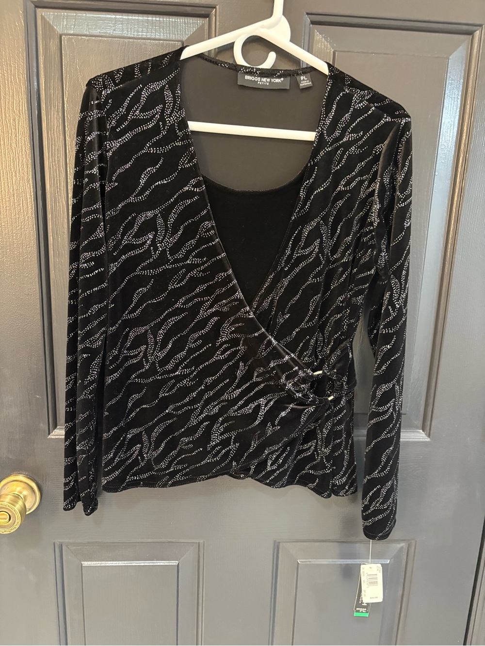 Briggs New York Black Velvet  with Silver  Waves Dressy Women’s Top NWT!